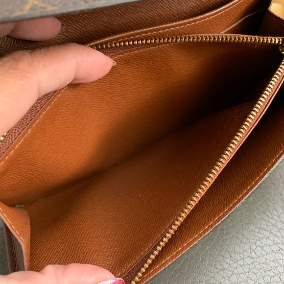 ‼️sold‼️Louis Vuitton Sarah Wallet - Picture 6 of 16
